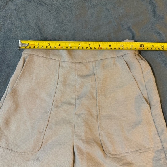 Wilfred Tan High Waist Shorts
#1072 - Picture 2 of 8